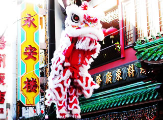 ���l���؊X�̏t��